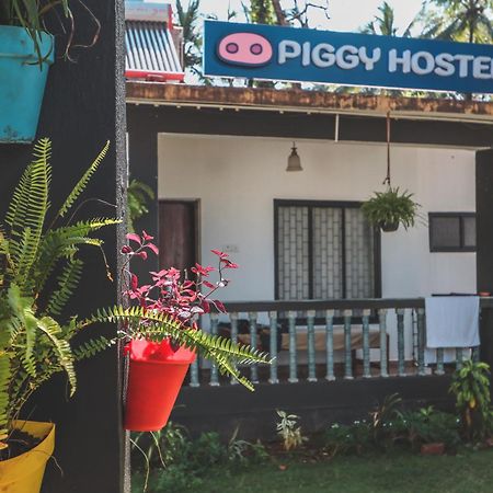 Piggy Hostel Vagator Buitenkant foto