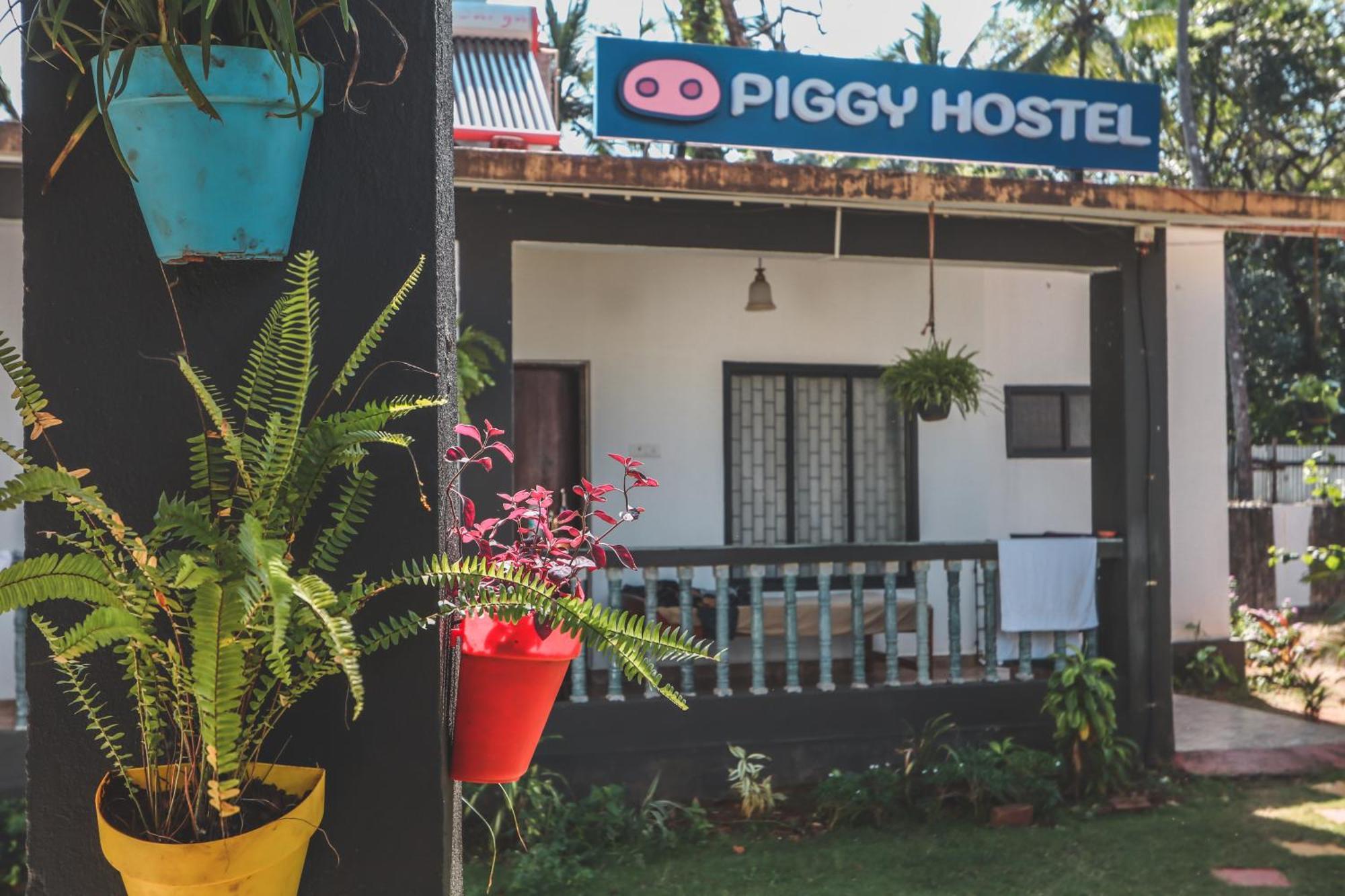 Piggy Hostel Vagator Buitenkant foto